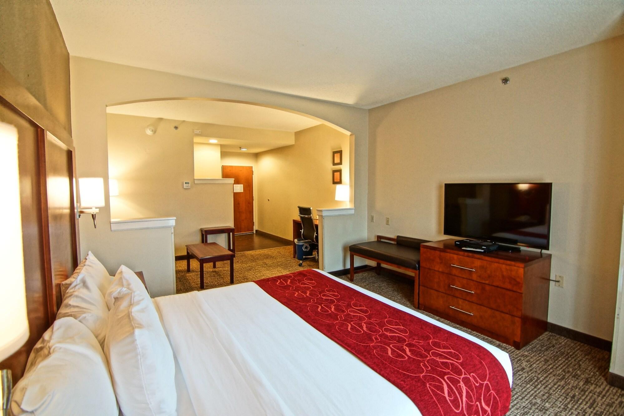 Comfort Suites Near University North Brunswick Esterno foto